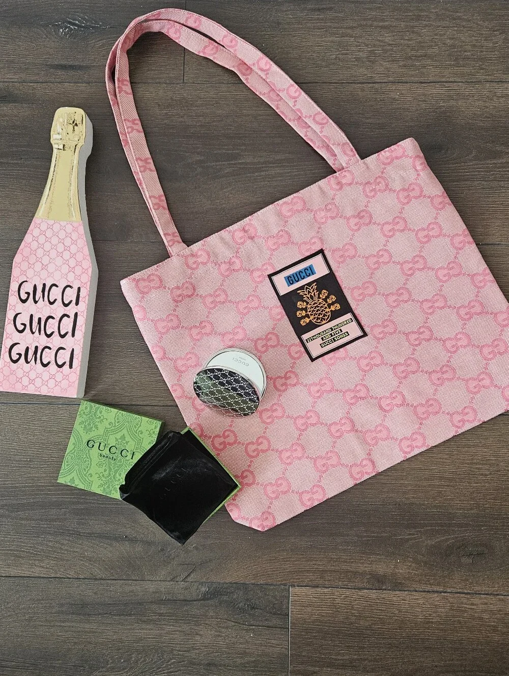 NEW Gucci Beauty Pink GG Tote Pineapple Patch With Charm + Mirror + Décor Set